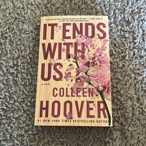 IT ENDS WITH US by Colleen Hoover